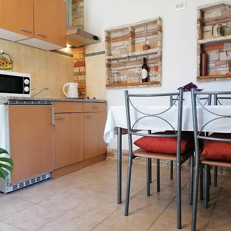 Nice Apartment Montepozzo With Private Garden Rovinj Exterior foto