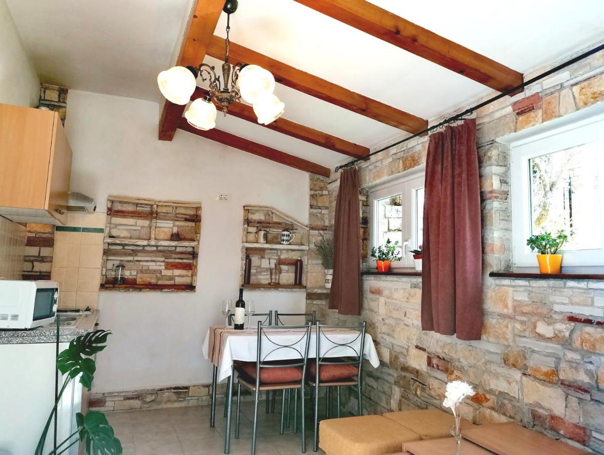 Nice Apartment Montepozzo With Private Garden Rovinj Exterior foto