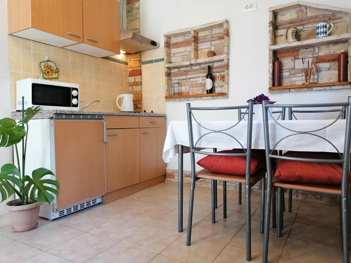 Nice Apartment Montepozzo With Private Garden Rovinj Exterior foto